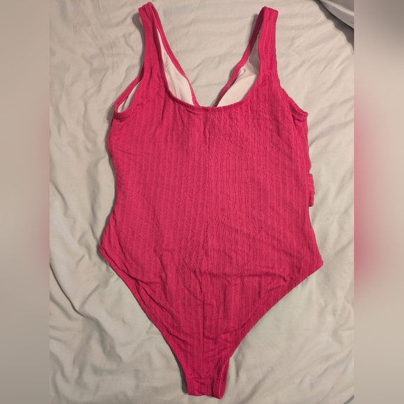 Cupshe Magenta Ribbed One Piece - Picture 3 of 4